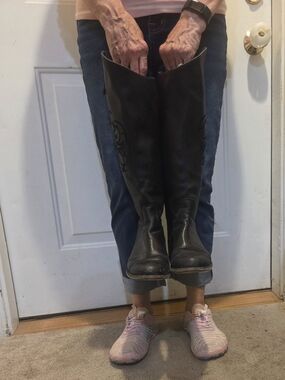 Sz. 8 Embroidered FRYE- Tall Black Women’s Riding Boots (Leather)